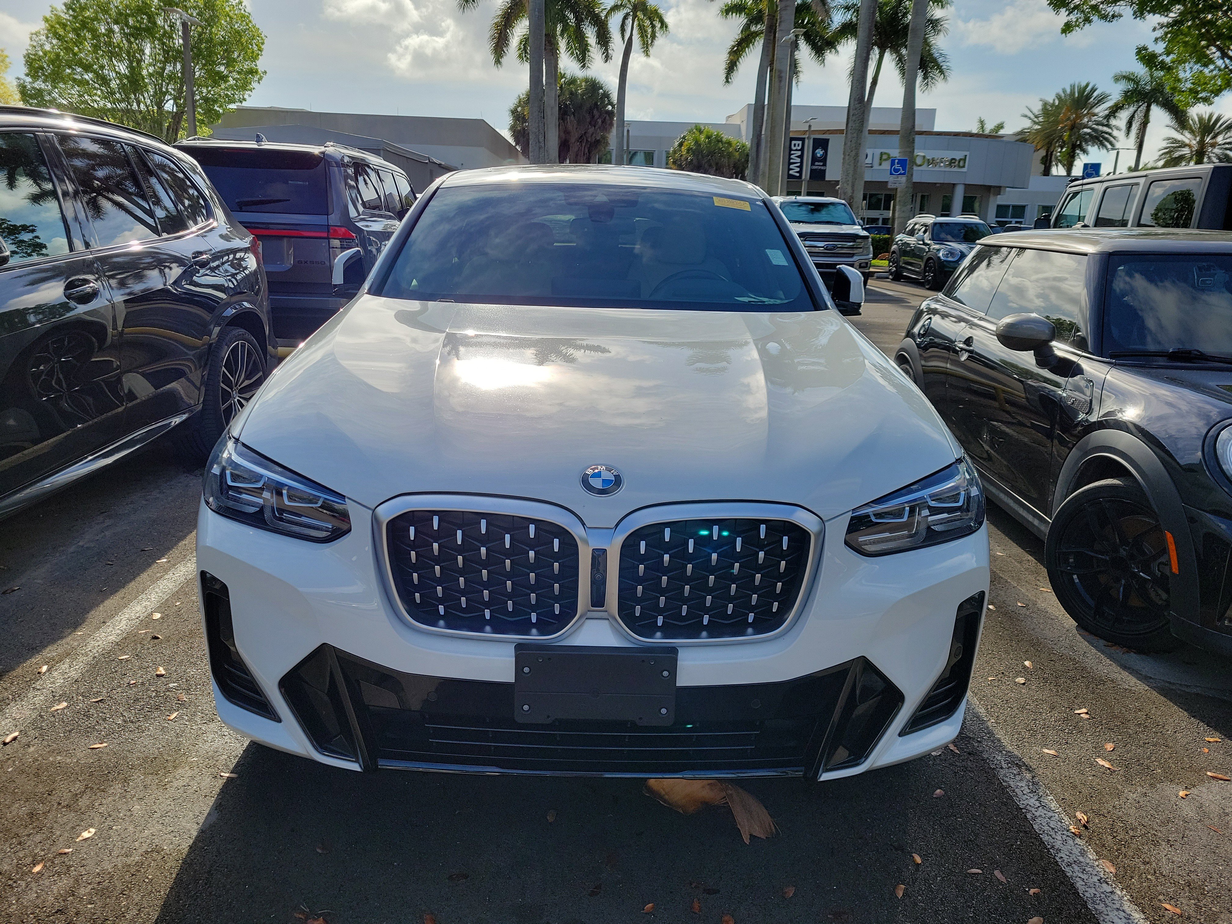 Used 2023 BMW X4 xDrive30i w/ M Sport Package AWD/4WD image 2
