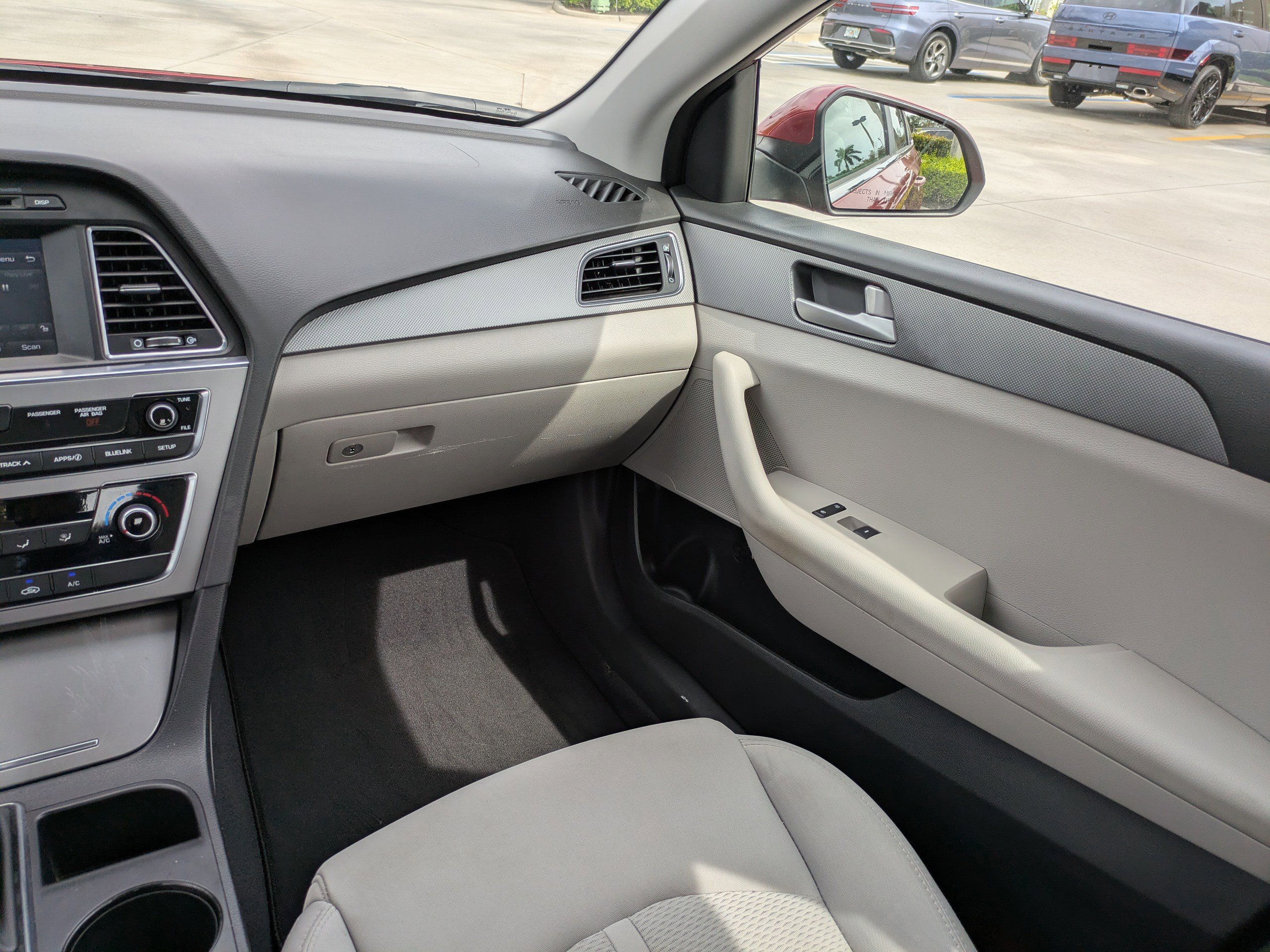 Used 2016 Hyundai Sonata SE w/ Cargo Package image 12