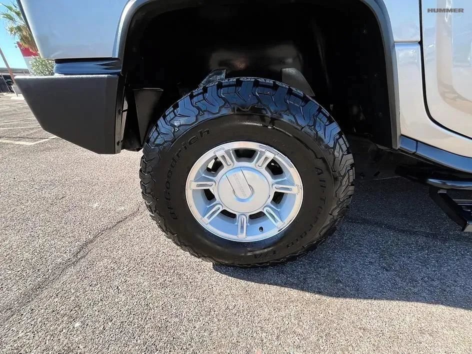 Used 2003 HUMMER H2 w/ Preferred Equipment Group AWD/4WD image 16