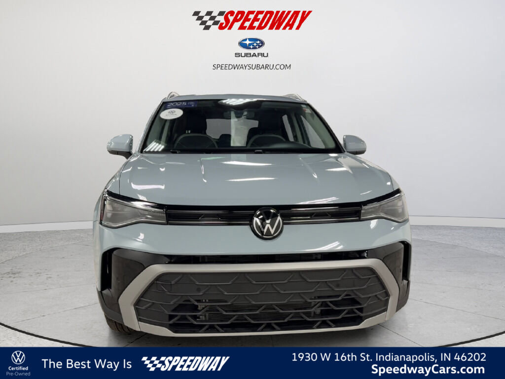 Used 2025 Volkswagen Taos SE image 1