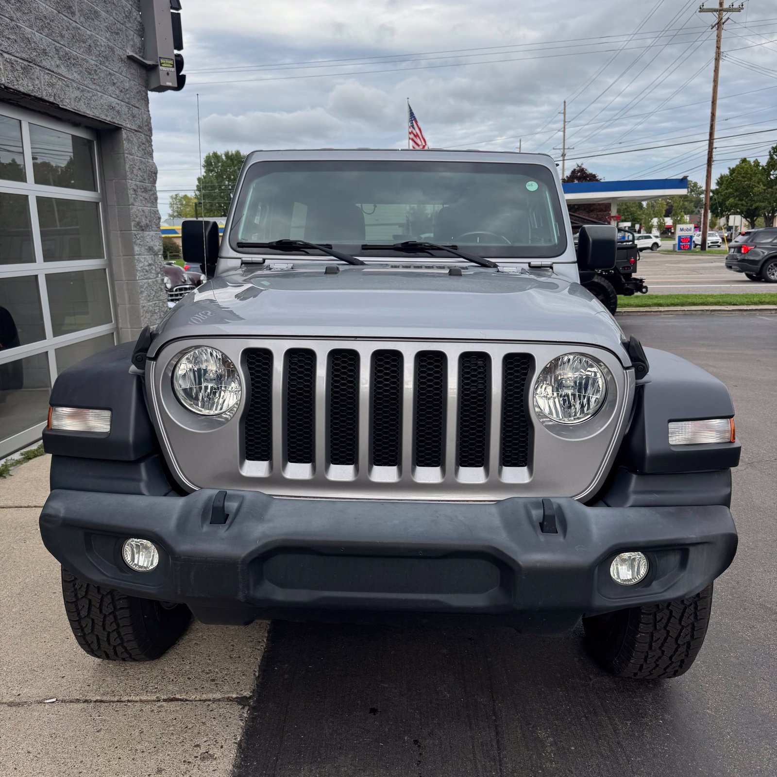 Used 2020 Jeep Wrangler Unlimited Sport S AWD/4WD image 2