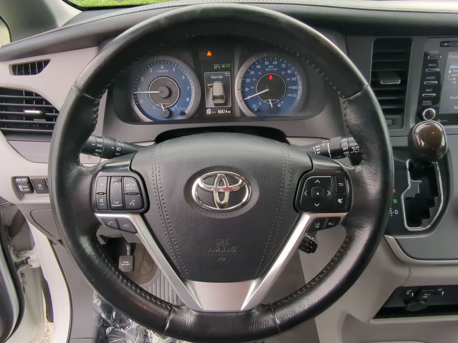 Used 2020 Toyota Sienna XLE w/ XLE Navigation Package FWD image 20