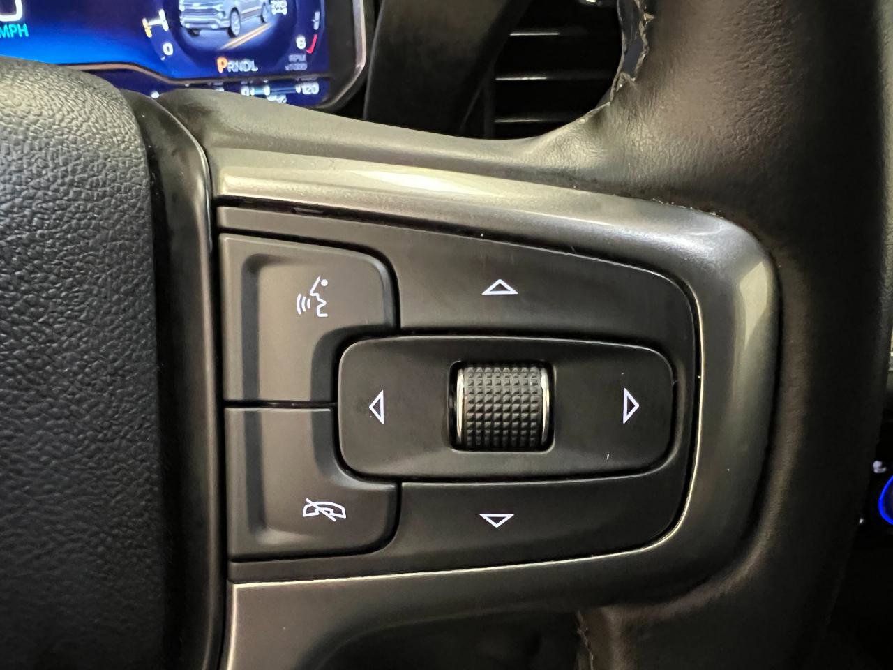 Used 2025 Chevrolet Silverado 1500 LT image 39