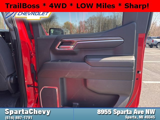 Used 2024 Chevrolet Silverado 1500 LT Trail Boss w/ Protection Package image 18
