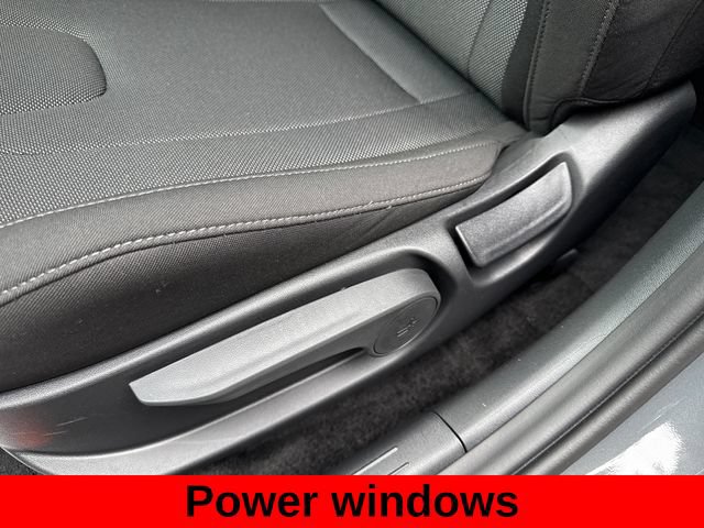 Used 2026 Hyundai Elantra SE w/ Cargo Package FWD image 17
