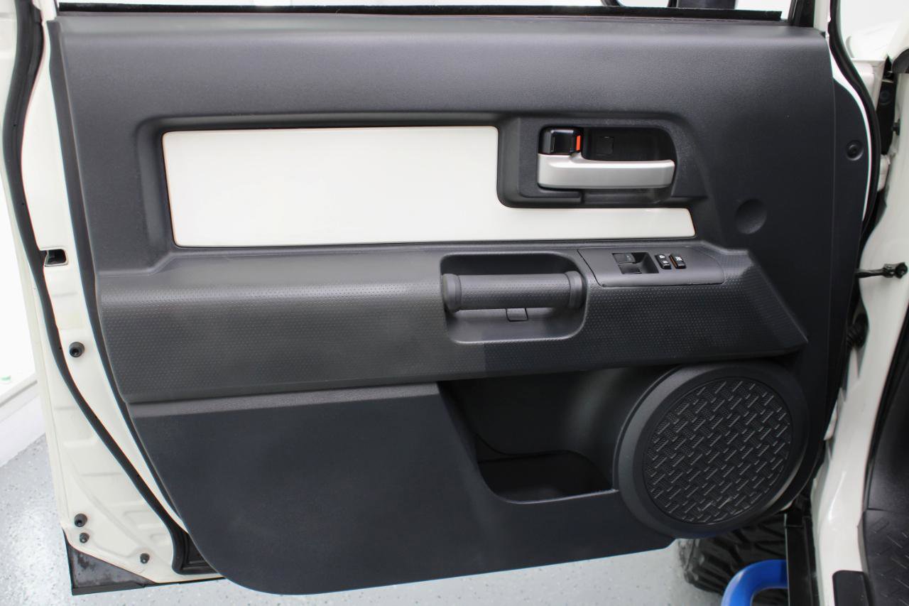 Used 2014 Toyota FJ Cruiser 4WD w/ Upgrade Package image 34
