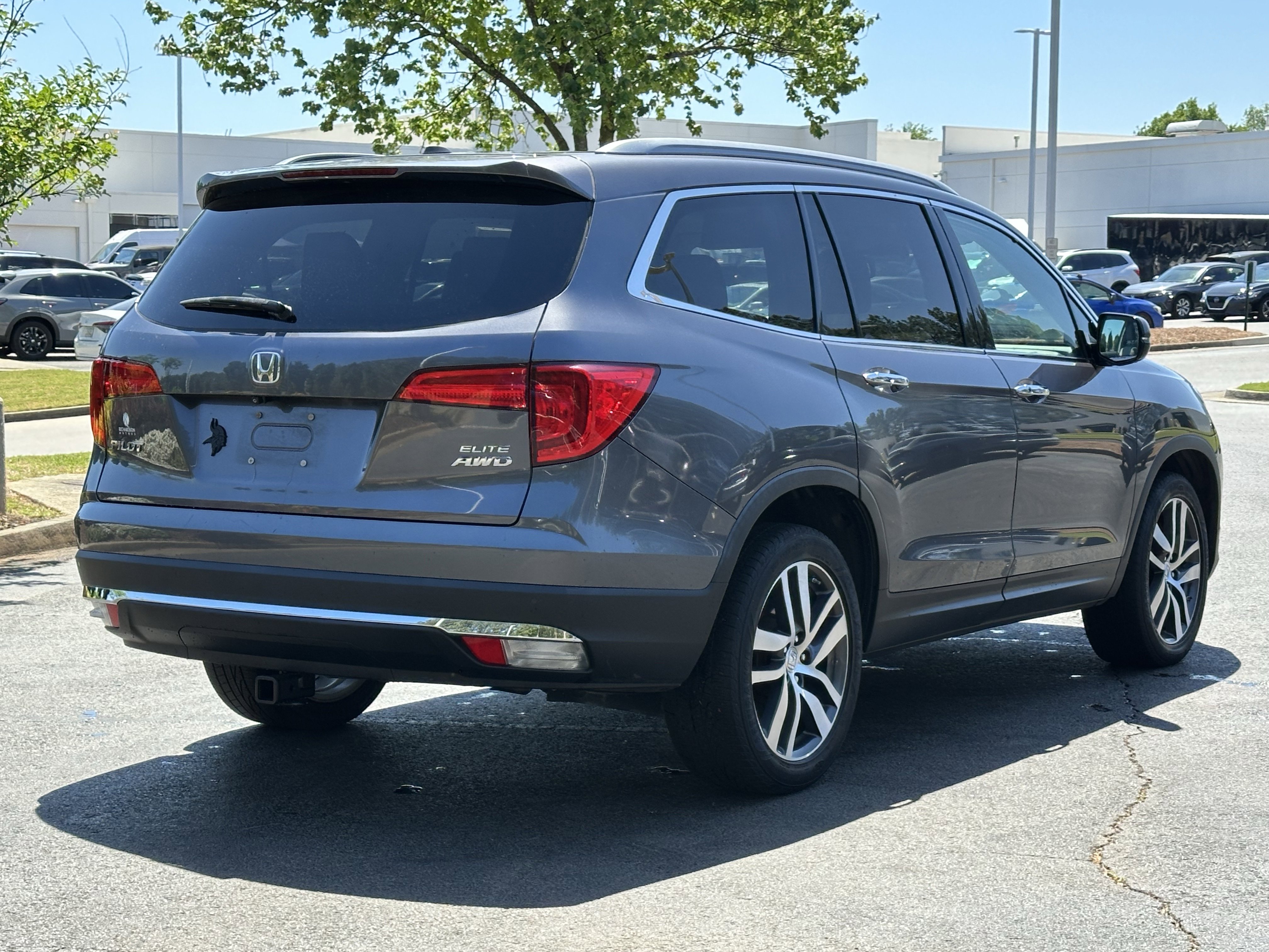 Used 2017 Honda Pilot Elite image 14