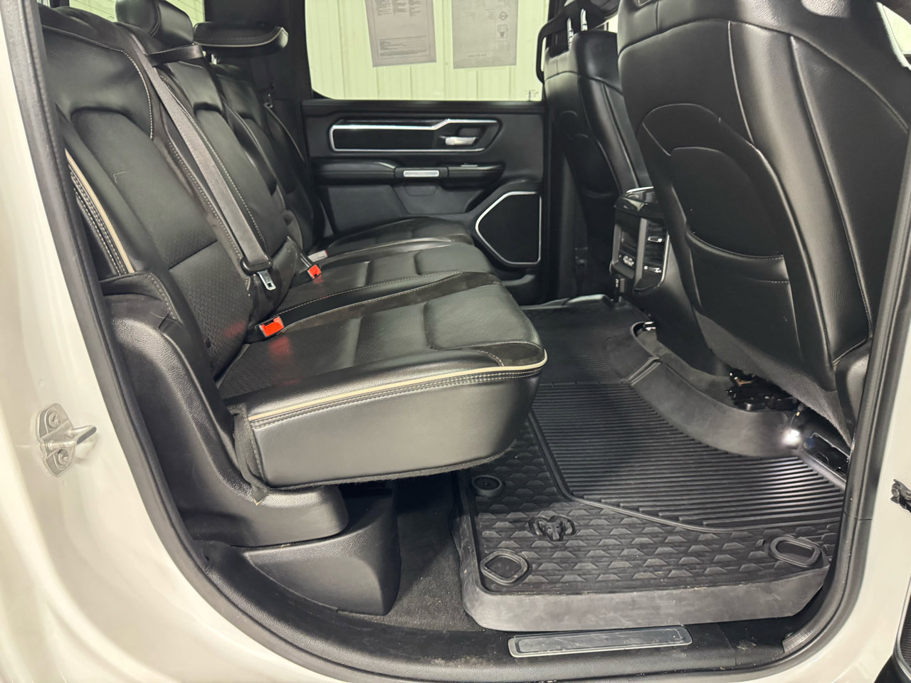 Used 2019 RAM 1500 Laramie image 12