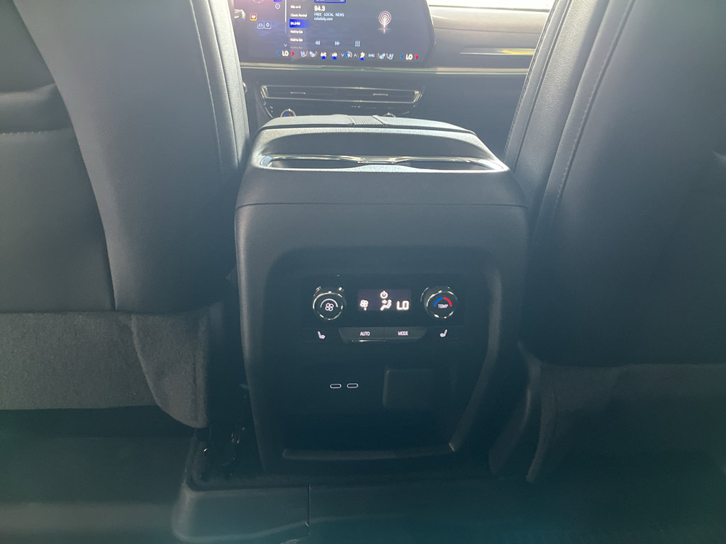 New 2026 Chevrolet Traverse High Country FWD image 29