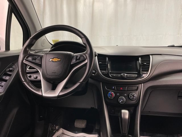 Used 2019 Chevrolet Trax LT w/ LT Convenience Package FWD image 18