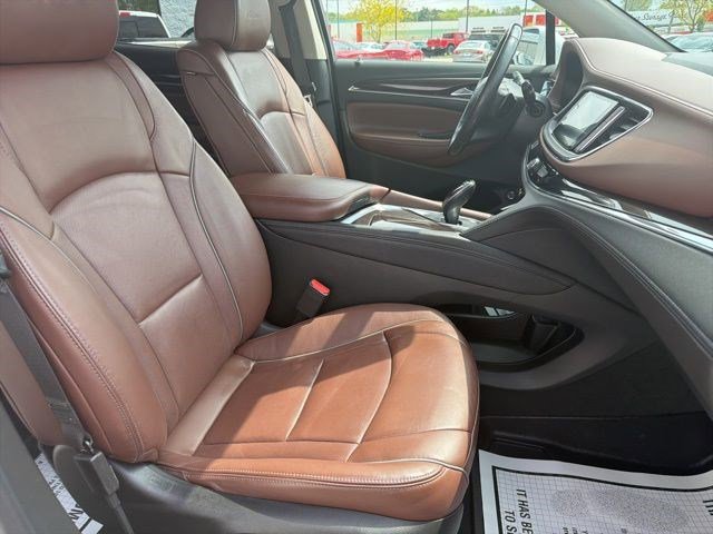 Used 2018 Buick Enclave Avenir w/ Avenir Technology Package AWD/4WD image 23