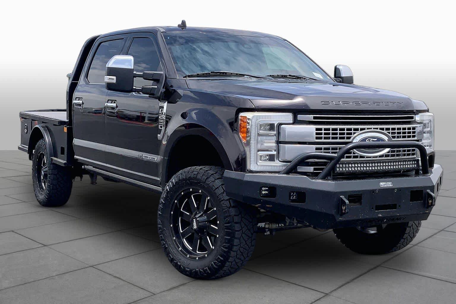 Used 2019 Ford F250 Platinum w/ Snow Plow Prep Package AWD/4WD image 3