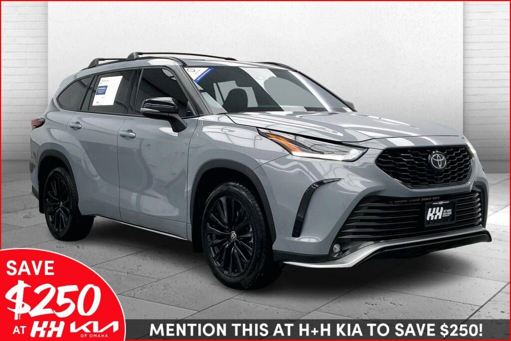 Used 2025 Toyota Highlander XSE image 1