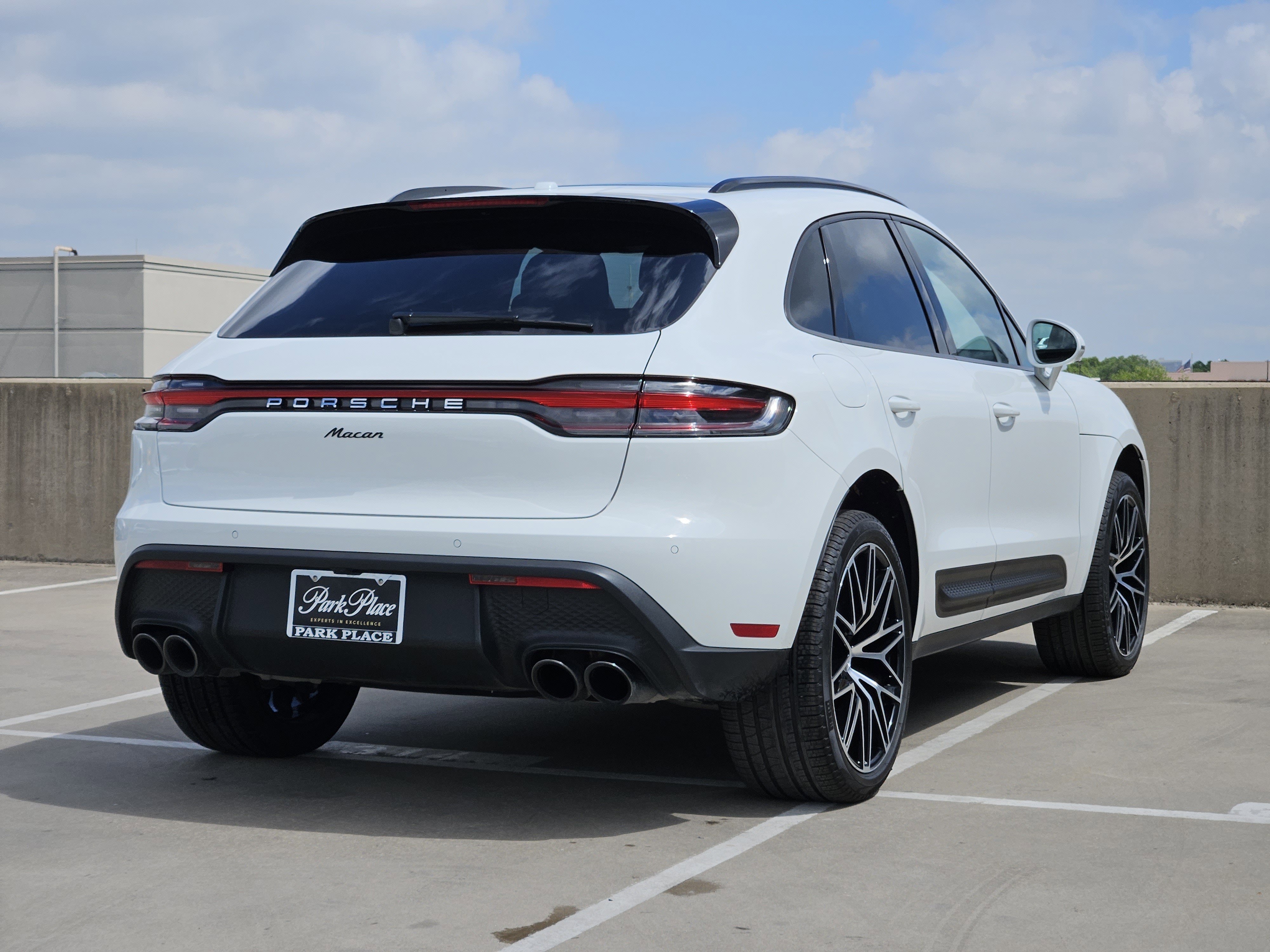 Certified 2026 Porsche Macan AWD/4WD image 8