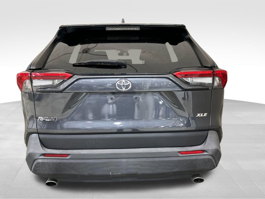 Used 2021 Toyota RAV4 XLE FWD image 4
