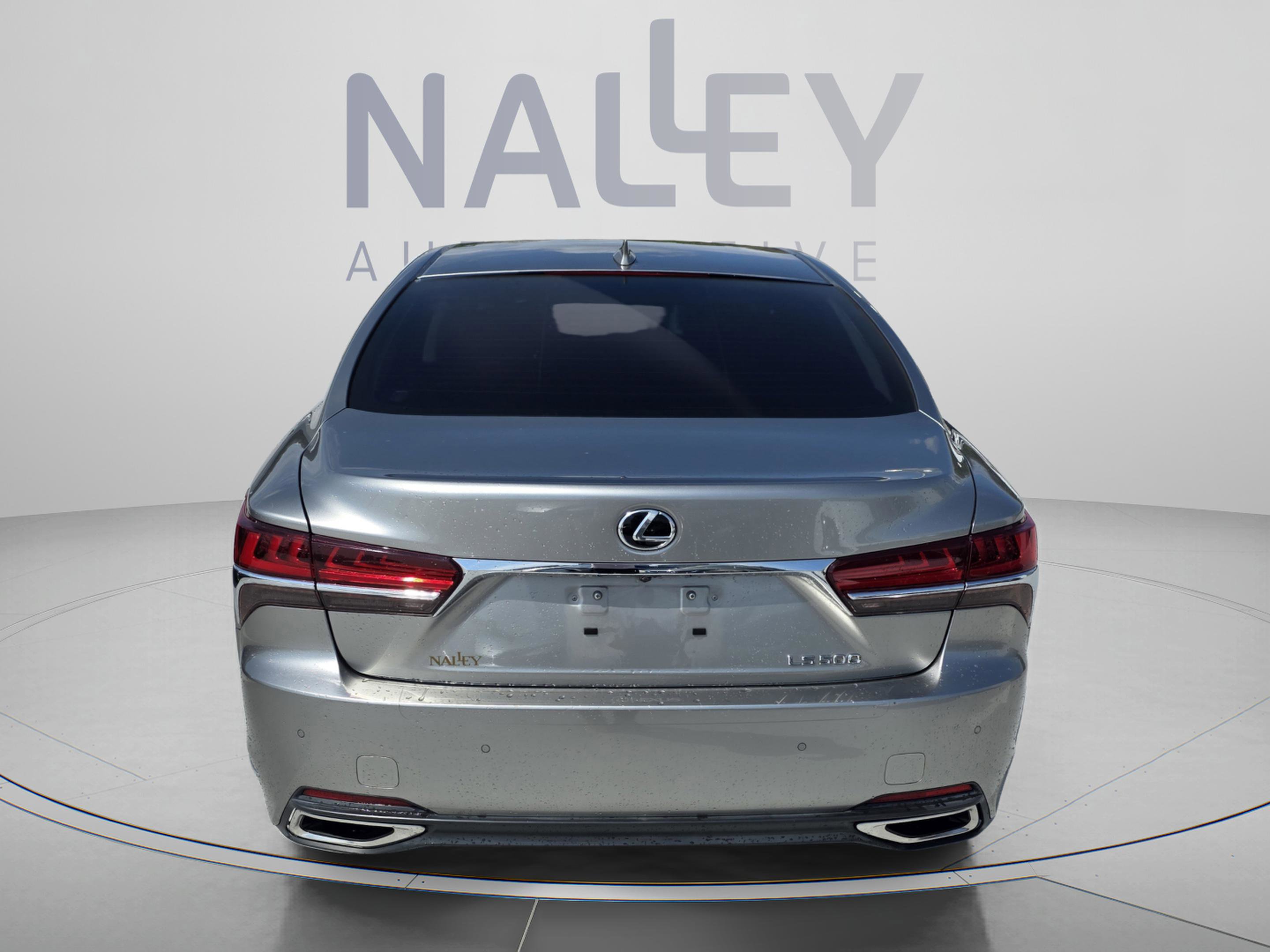 Used 2018 Lexus LS 500 w/ Accessory Package (Z2) image 4