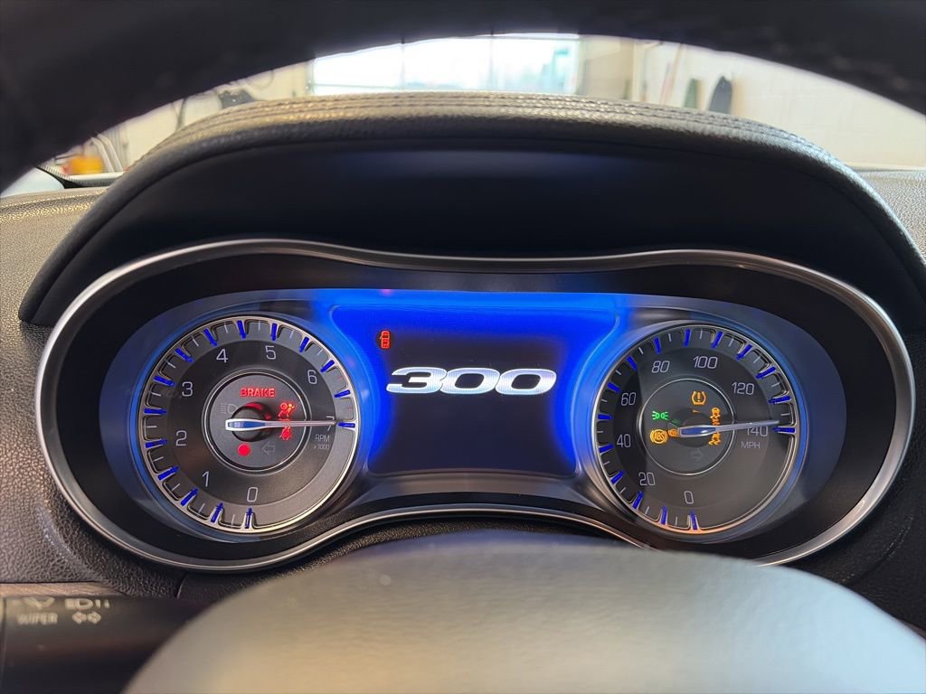 Used 2020 Chrysler 300 Touring L w/ Quick Order Package 2EF image 25