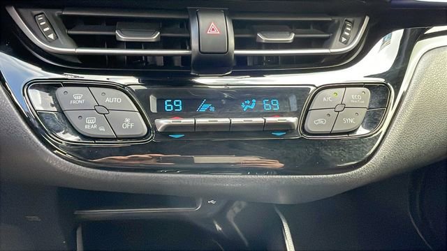 Used 2020 Toyota C-HR XLE image 19