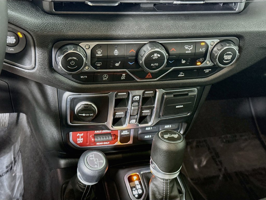 Used 2025 Jeep Wrangler Unlimited Sport AWD/4WD image 7