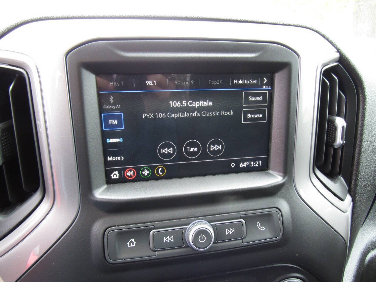 Used 2019 Chevrolet Silverado 1500 Custom w/ Custom Value Package AWD/4WD image 14