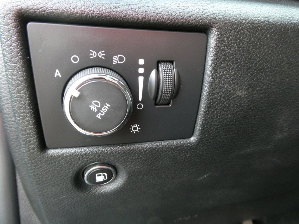 Used 2015 Jeep Grand Cherokee Laredo w/ Quick Order Package 23E image 24