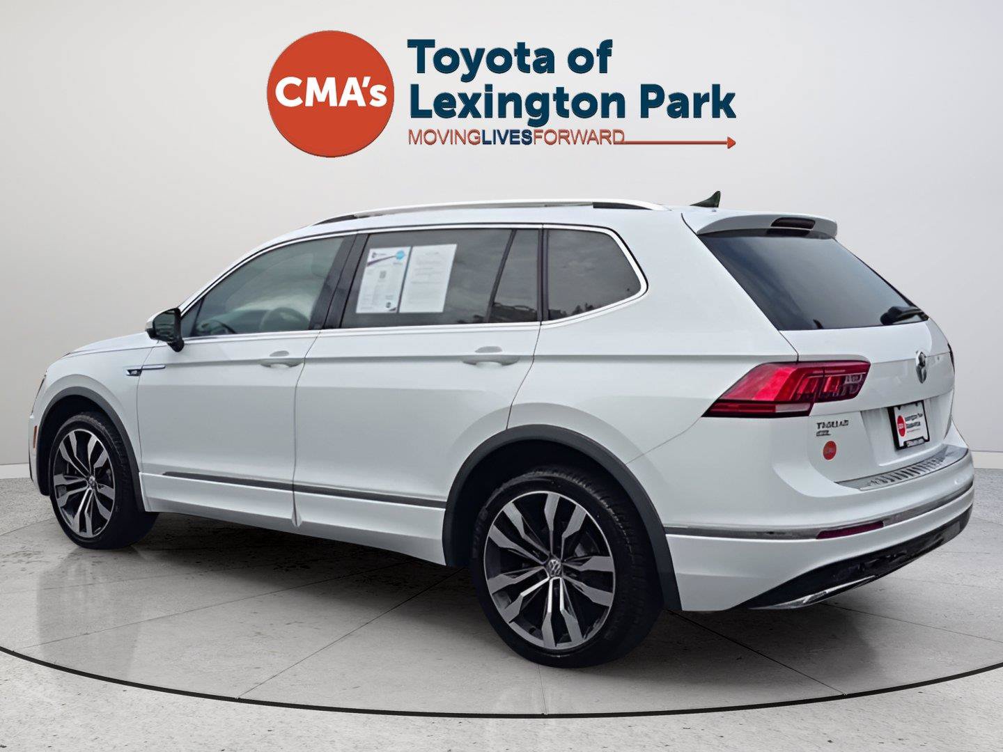 Used 2020 Volkswagen Tiguan SEL Premium R-Line w/ 3rd Row Seat Package AWD/4WD image 3