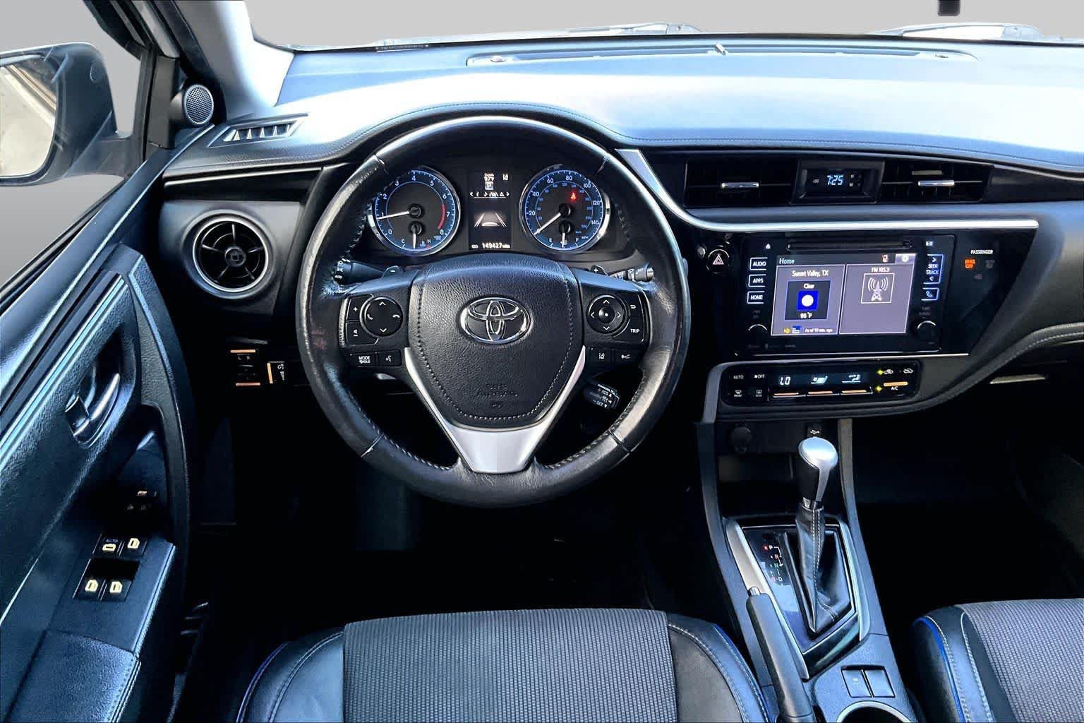 Used 2017 Toyota Corolla SE w/ SE Premium Package FWD image 6