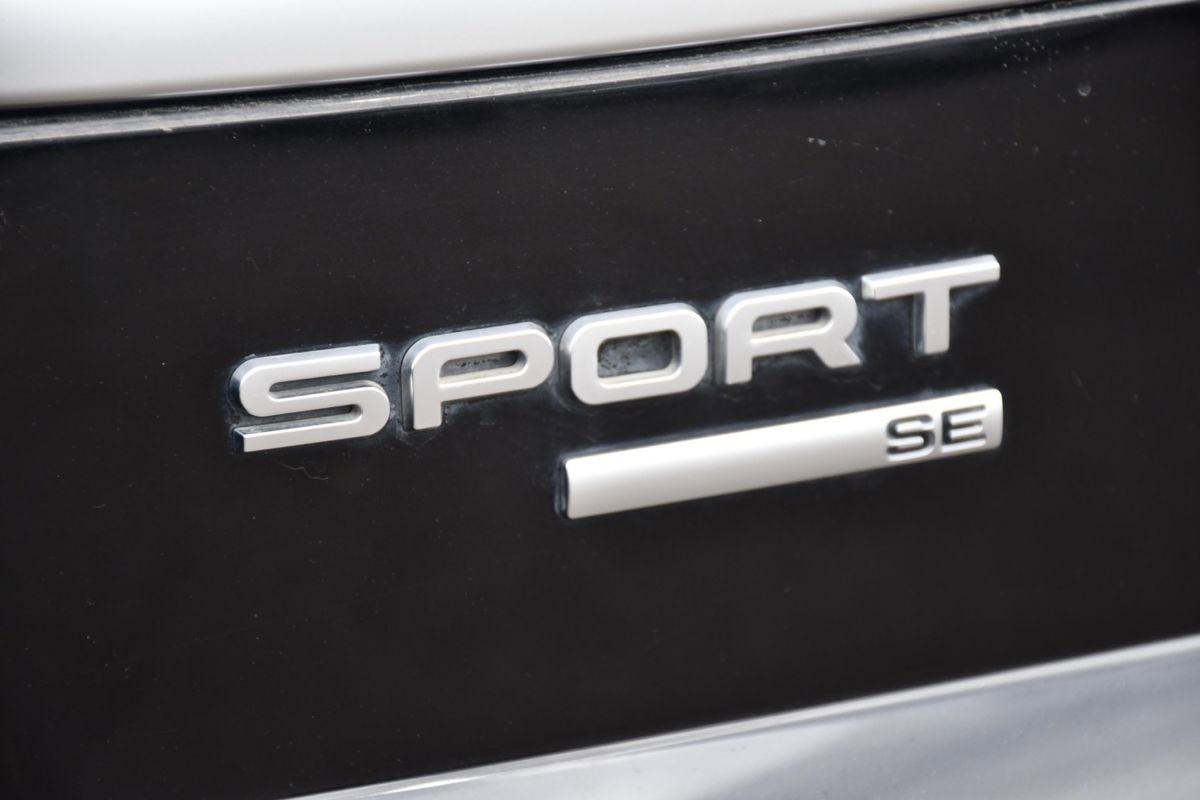 Used 2015 Land Rover Range Rover Sport SE image 7