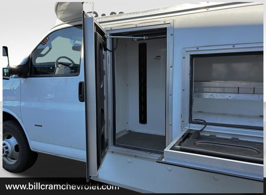 Used 2022 GMC Savana 3500 w/ Power Convenience Package RWD image 24