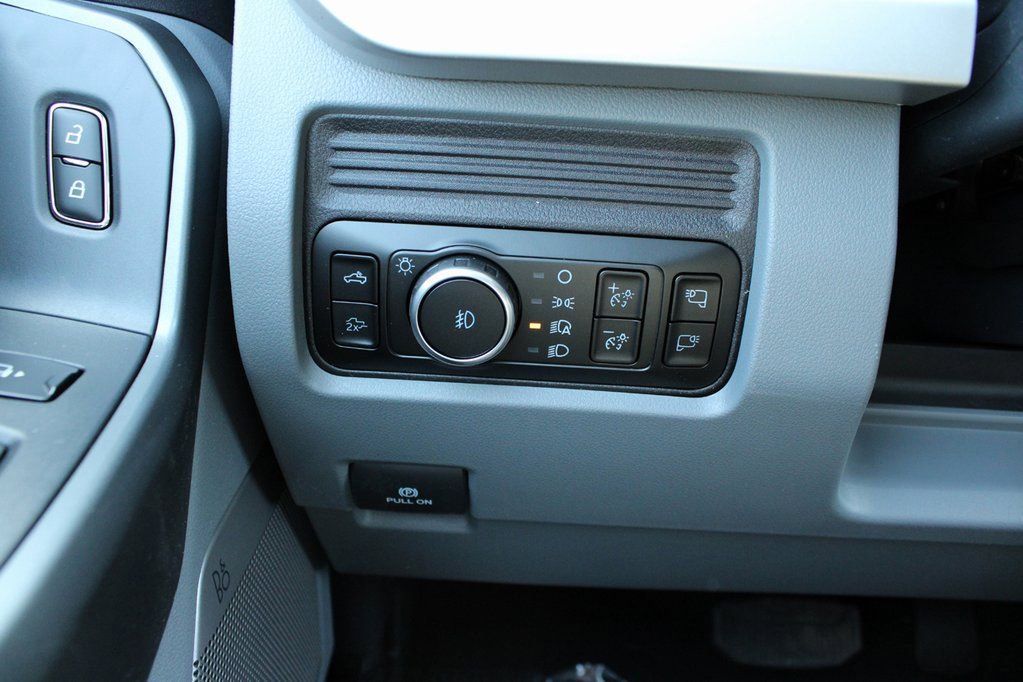 New 2026 Ford F350 XLT w/ XLT Premium Package image 32