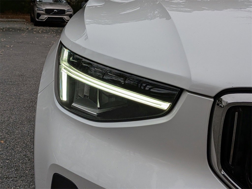 Certified 2024 Volvo XC40 B5 Core image 10