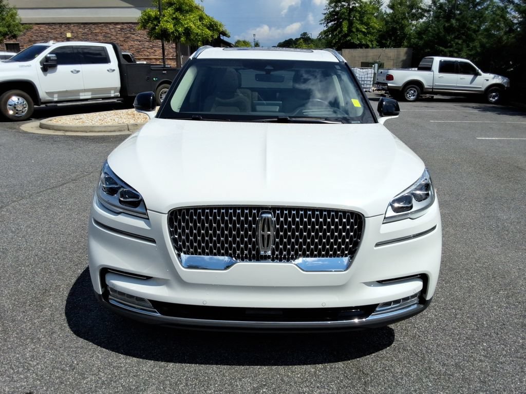 Used 2020 Lincoln Aviator Reserve w/ Equipment Group 202A AWD/4WD image 2