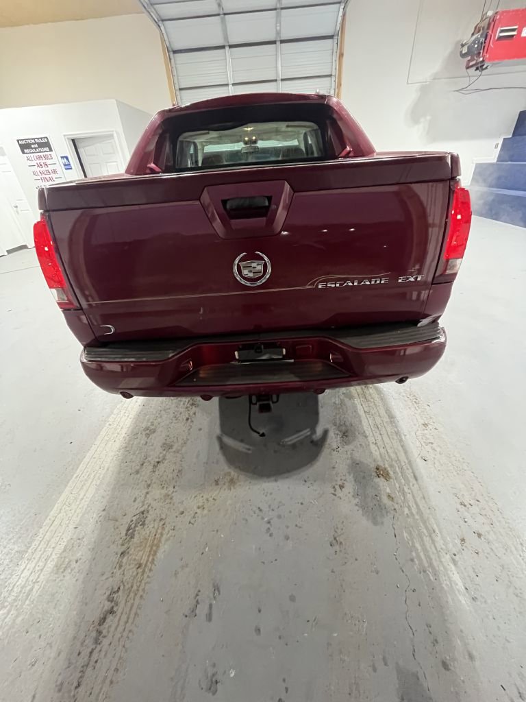 Used 2004 Cadillac Escalade EXT image 3