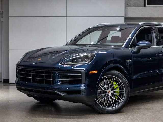 New 2026 Porsche Cayenne E-Hybrid image 16