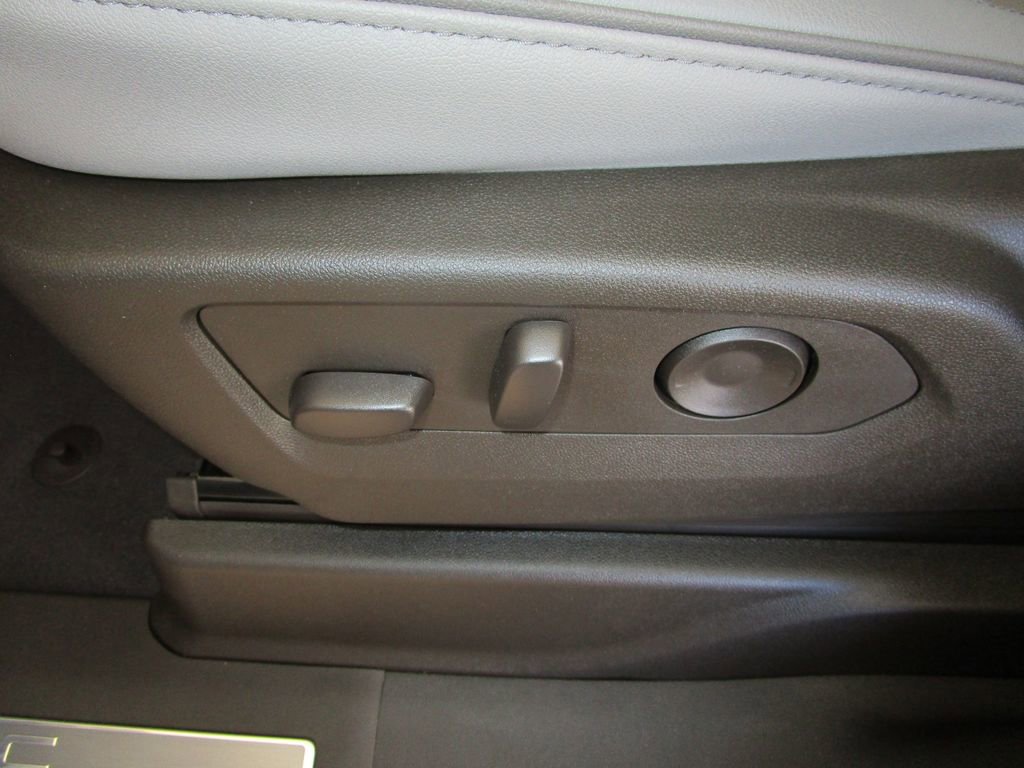 New 2026 GMC Yukon XL Elevation image 24