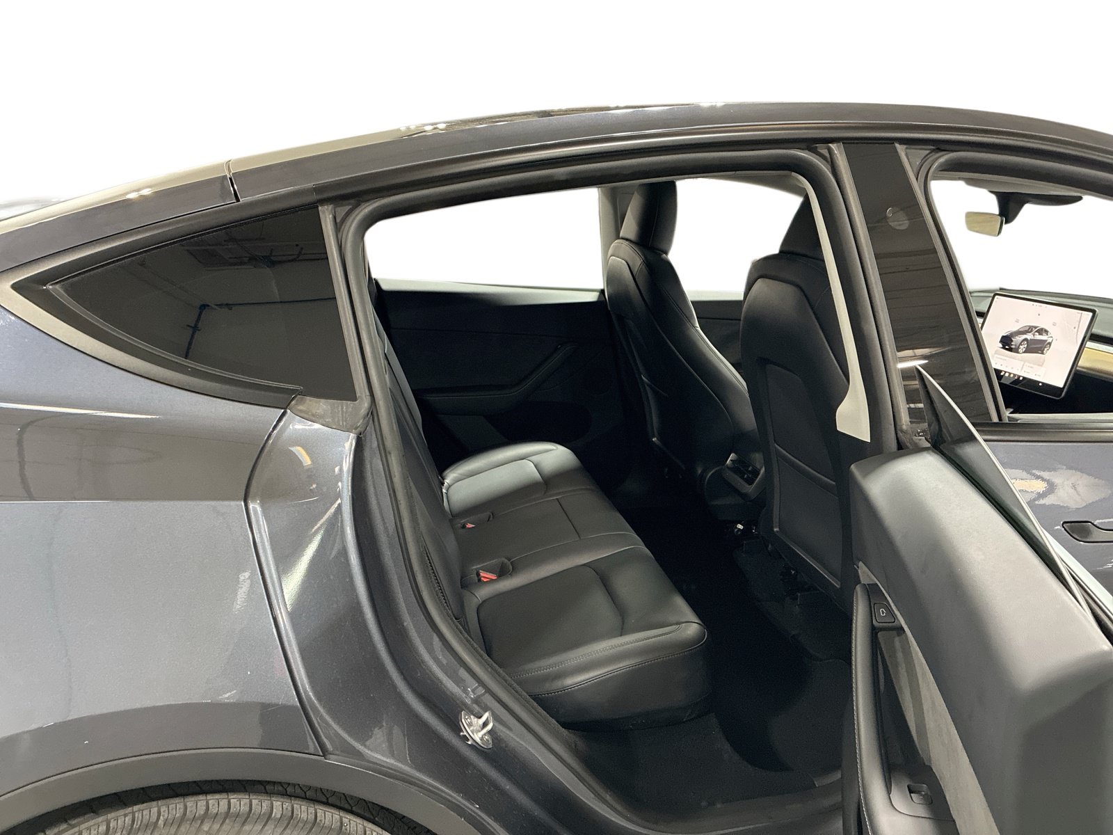 Certified 2023 Tesla Model Y Long Range AWD/4WD image 11