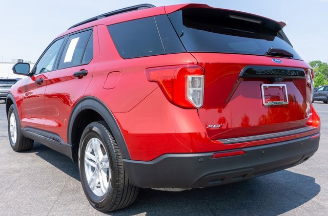 Used 2023 Ford Explorer XLT image 8