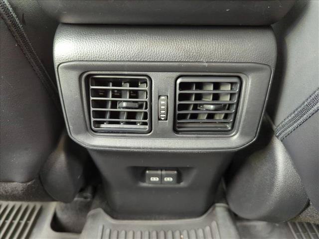 Used 2022 Toyota RAV4 XLE Premium AWD/4WD image 17