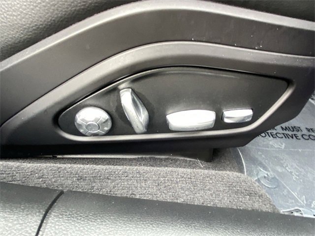 Used 2019 Porsche Panamera 4 image 12