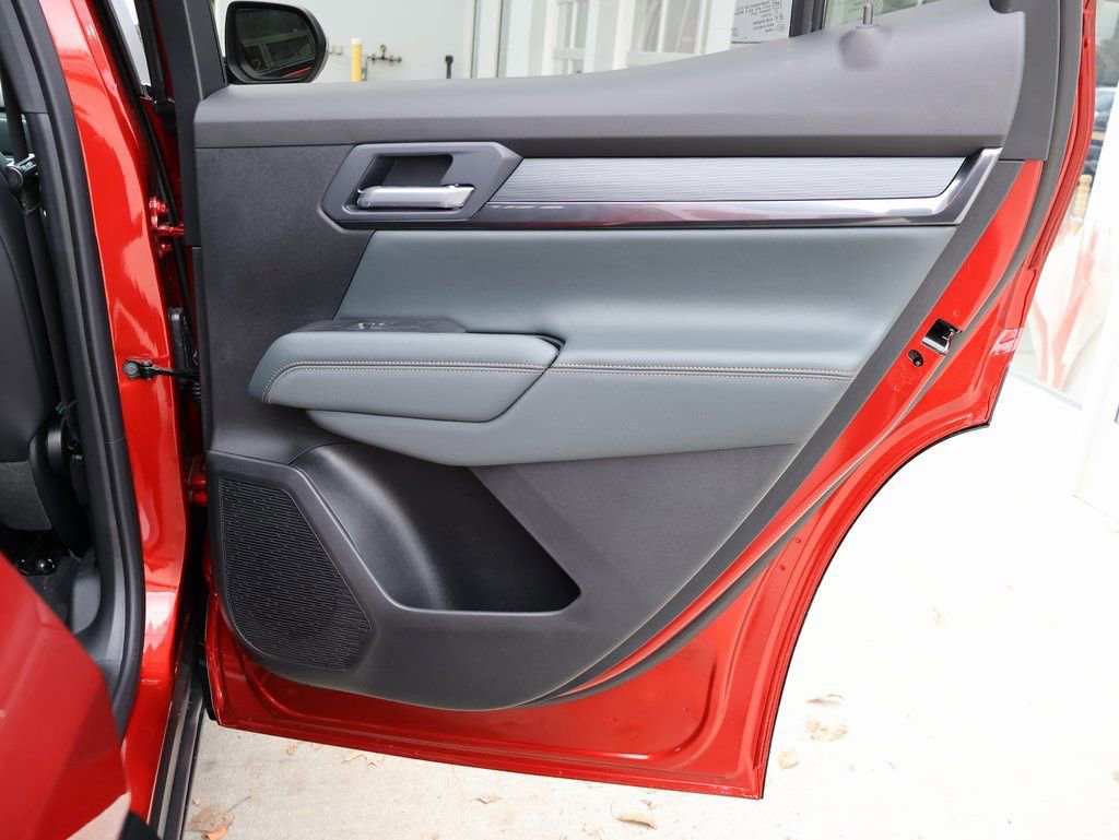 New 2026 GMC Terrain AT4 w/ LPO, Black Badging Package image 32