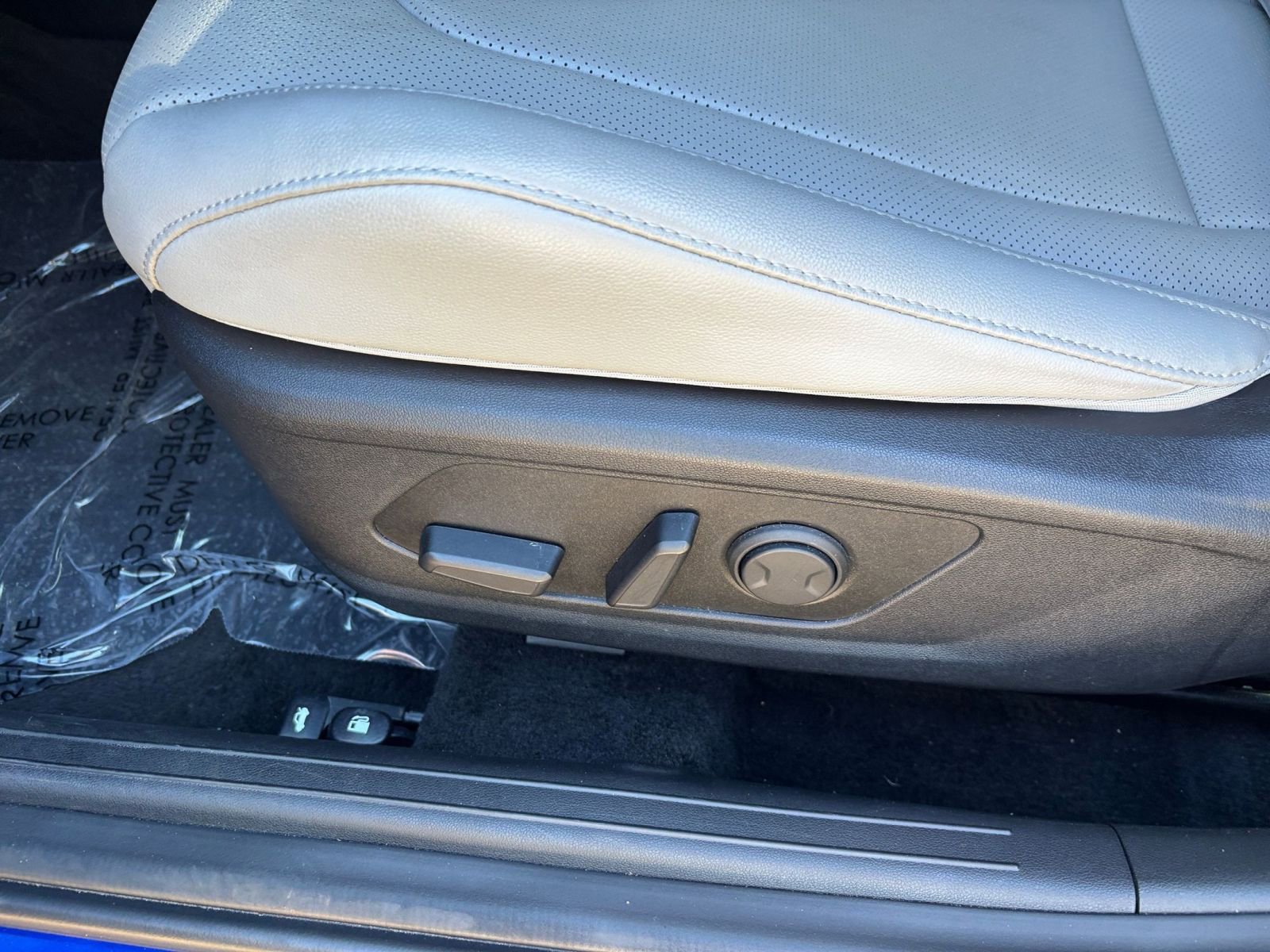 Used 2025 Hyundai Elantra Limited image 23