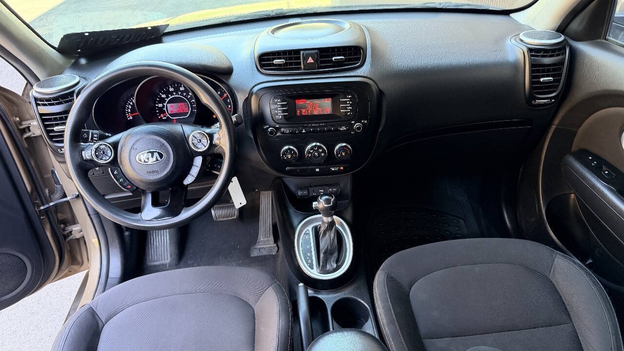 Used 2015 Kia Soul FWD image 14