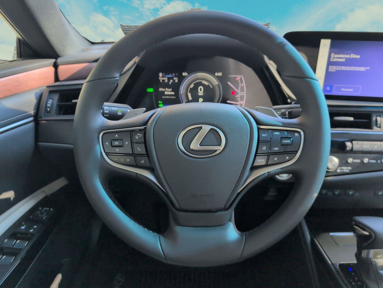 Certified 2025 Lexus ES 300h w/ Premium Package image 9