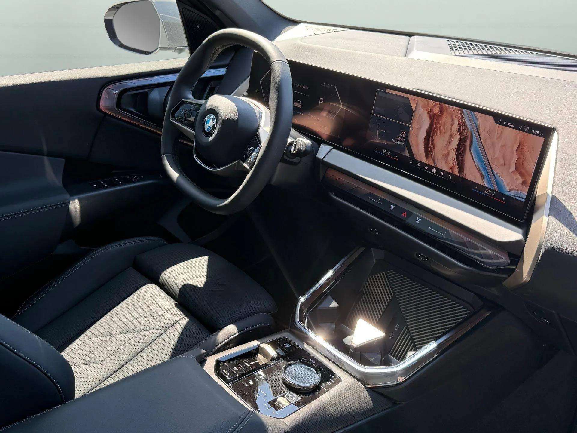 Used 2025 BMW X3 xDrive30i w/ Convenience Package image 2