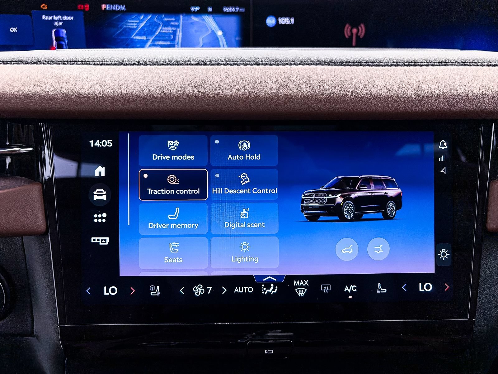 Used 2025 Lincoln Navigator Reserve AWD/4WD image 9