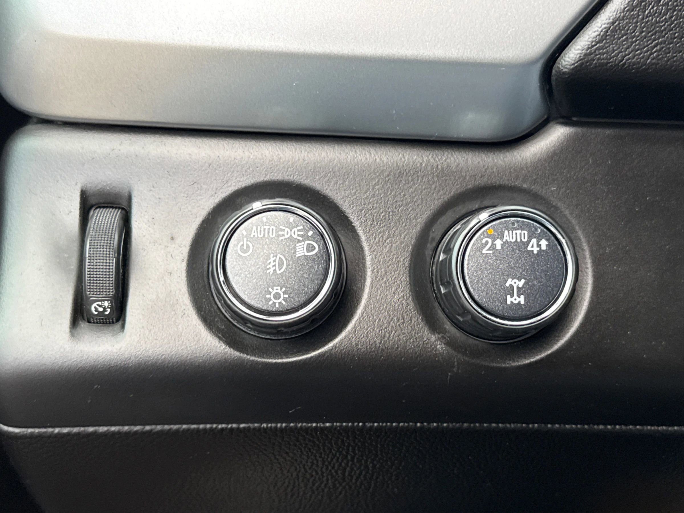 Used 2017 Chevrolet Suburban LT AWD/4WD image 19