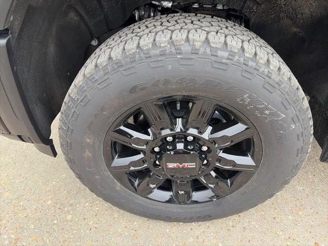 New 2026 GMC Sierra 2500 AT4 w/ AT4 Premium Plus Package image 10