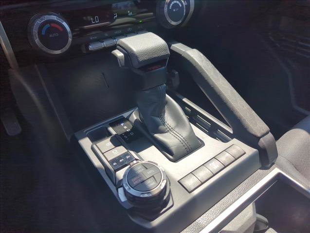Certified 2025 Toyota Tacoma TRD Off-Road AWD/4WD image 18