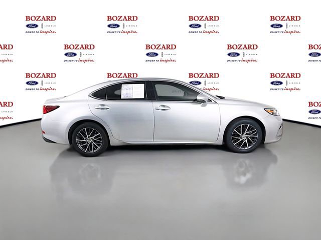 Used 2016 Lexus ES 350 w/ Luxury Package w/Wood Trim FWD image 9