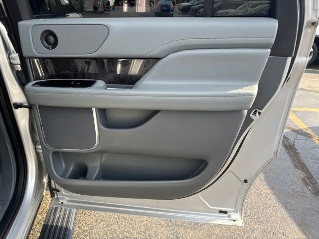 Used 2018 Lincoln Navigator L Reserve w/ Cargo Package AWD/4WD image 24